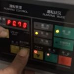 Các phím trên bảng điều khiển của máy nén khí Hitachi