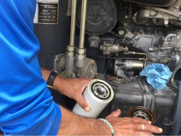 Lọc tách dầu bị tắc hoặc hư hỏng