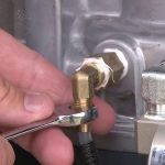 Thay phớt, gioăng hoặc O-ring bị hỏng