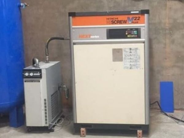 Máy nén khí trục vít Hitachi 22kW