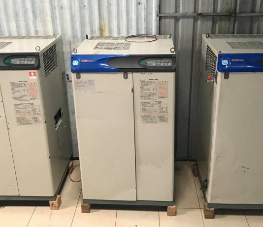 Máy nén khí cũ Hitachi 7.5kW không dầu