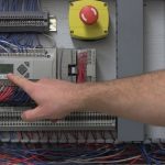 Bộ điều khiển hoặc PLC bị lỗi