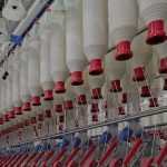 Dệt vải bằng máy dệt khí