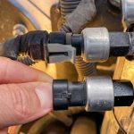 Lỗi khớp nối hoặc dây đai là sự cố truyền động làm máy nén khí bị rung lắc mạnh