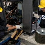 Đặt khay hứng khi xả toàn bộ lượng dầu cũ